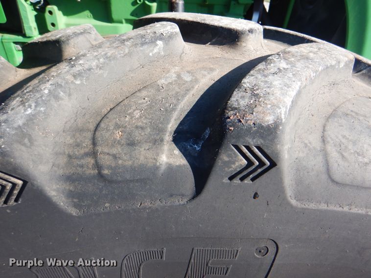 image for item HT9479 2004 John Deere 8420  MFWD tractor