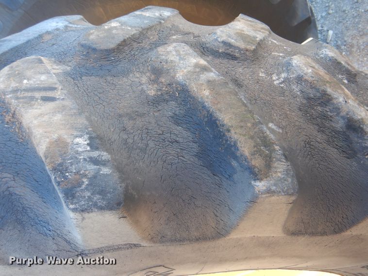 image for item HT9479 2004 John Deere 8420  MFWD tractor