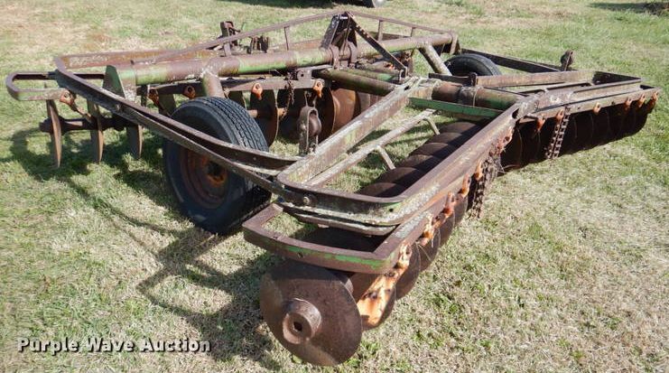 image for item IH9004 John Deere  tandem disk