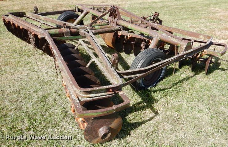 image for item IH9004 John Deere  tandem disk