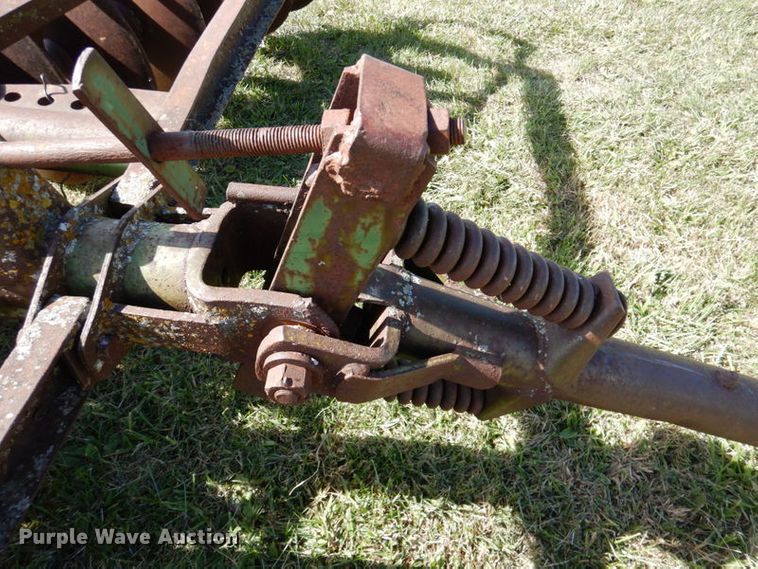 image for item IH9004 John Deere  tandem disk