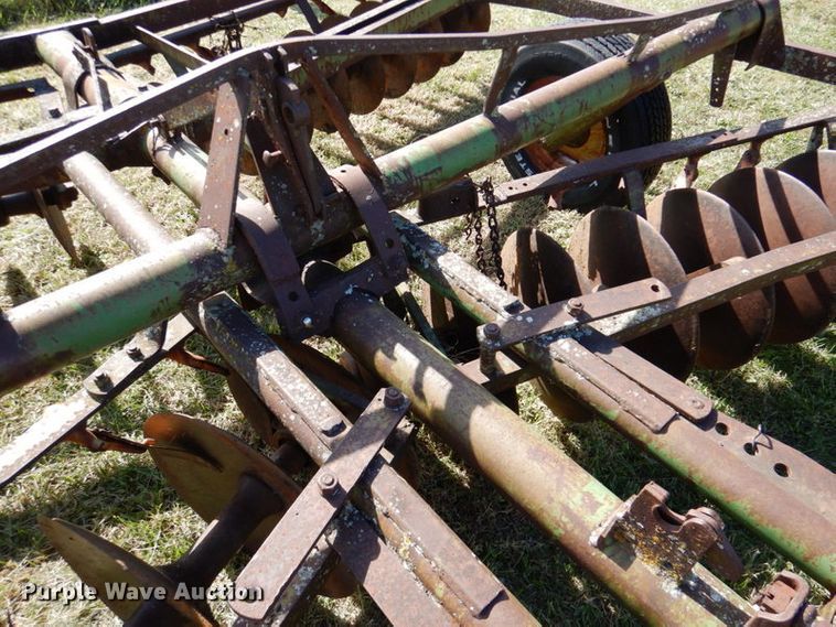 image for item IH9004 John Deere  tandem disk
