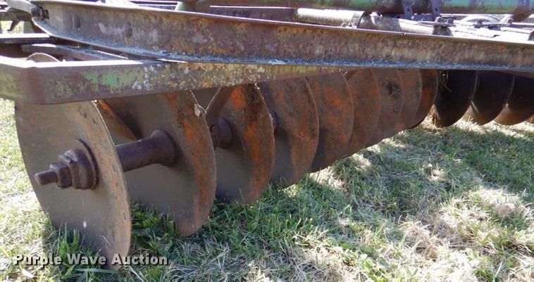 image for item IH9004 John Deere  tandem disk