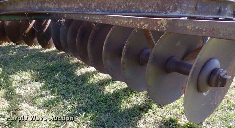 image for item IH9004 John Deere  tandem disk