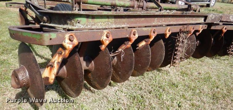 image for item IH9004 John Deere  tandem disk