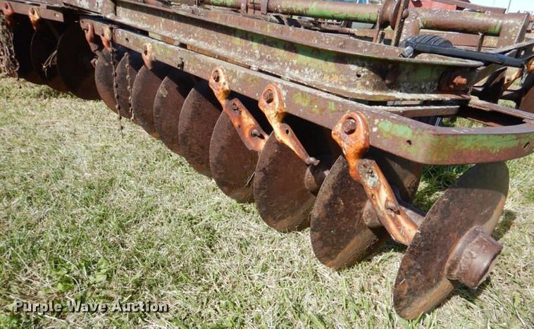 image for item IH9004 John Deere  tandem disk