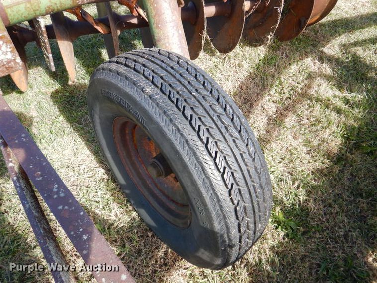 image for item IH9004 John Deere  tandem disk