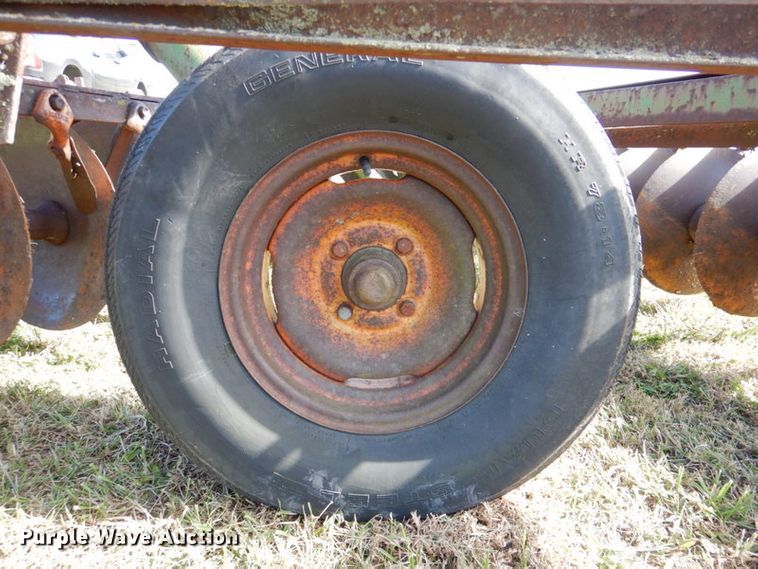 image for item IH9004 John Deere  tandem disk