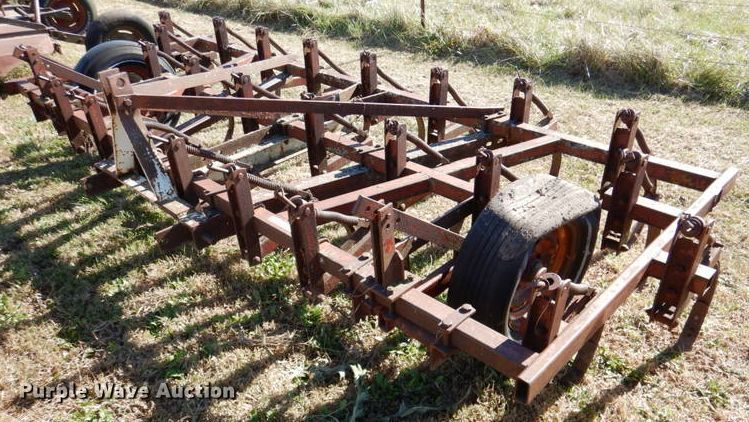 image for item IH9008 Brady  chisel