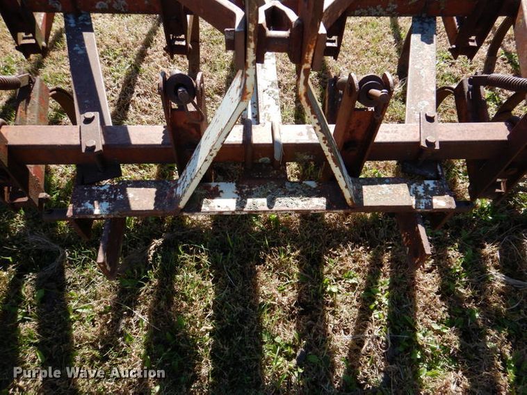 image for item IH9008 Brady  chisel