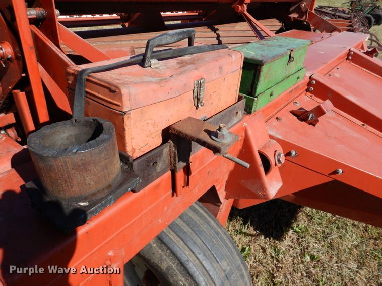 image for item IH9010 Hesston 1091  windrower