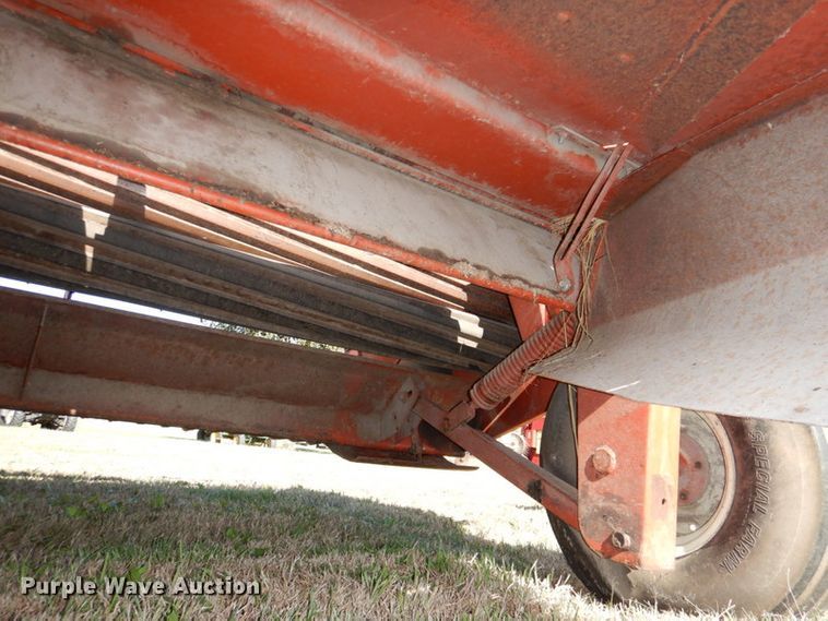 image for item IH9010 Hesston 1091  windrower