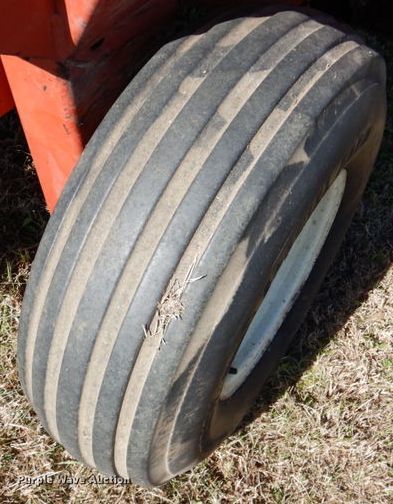 image for item IH9010 Hesston 1091  windrower