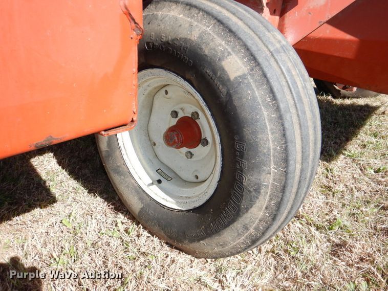 image for item IH9010 Hesston 1091  windrower