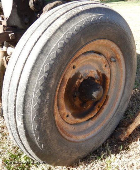 image for item IH9011 John Deere Van Brunt  grain drill