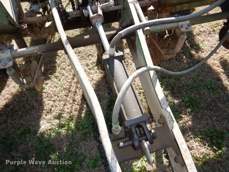 image for item IH9012 John Deere  planter