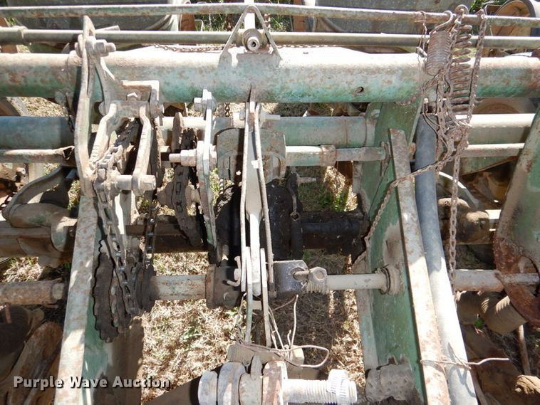 image for item IH9012 John Deere  planter