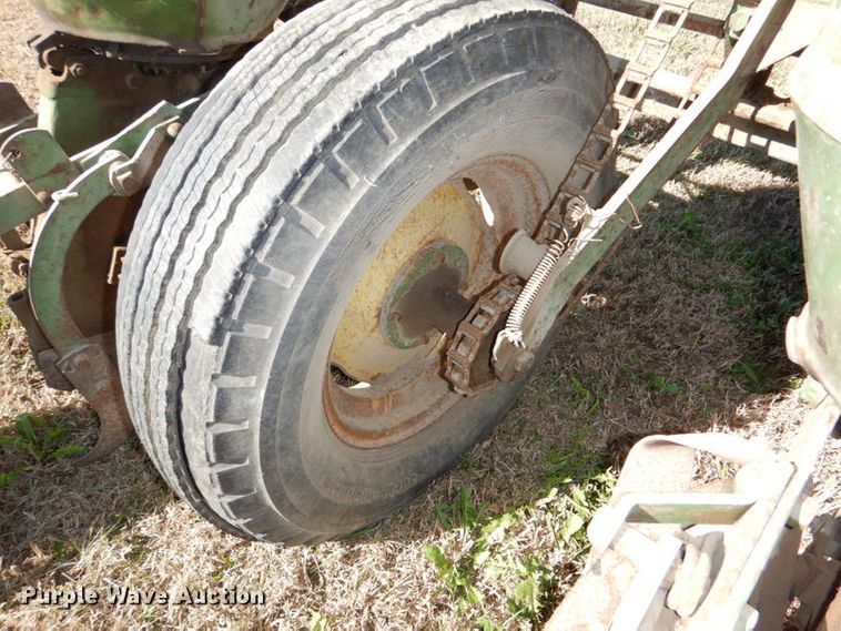 image for item IH9012 John Deere  planter