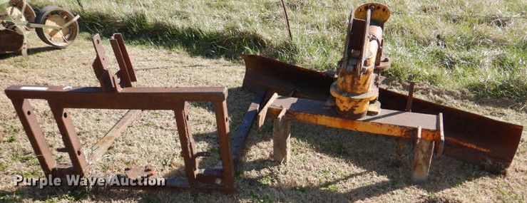 image for item IH9013 Three point attachments