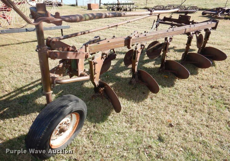 image for item IH9019 Oliver  five bottom plow