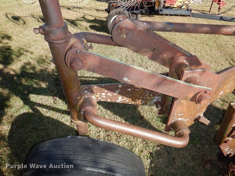 image for item IH9019 Oliver  five bottom plow