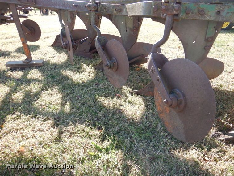 image for item IH9019 Oliver  five bottom plow