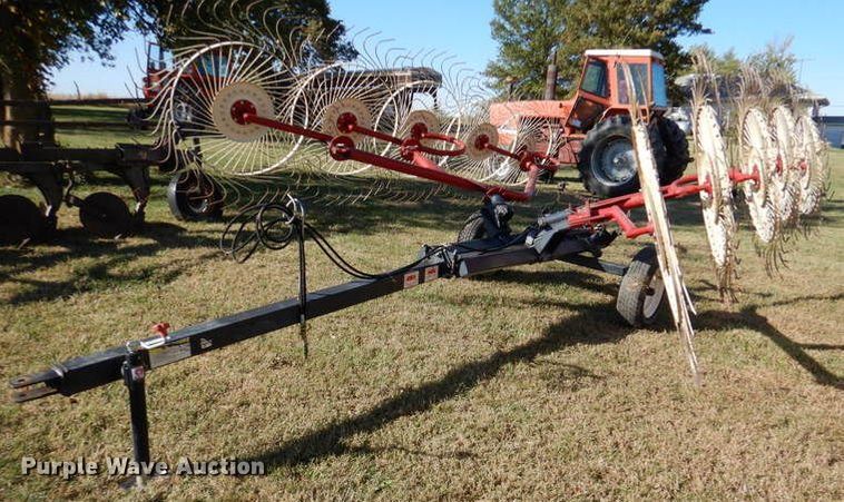 image for item IH9020 Ogden  hay rake