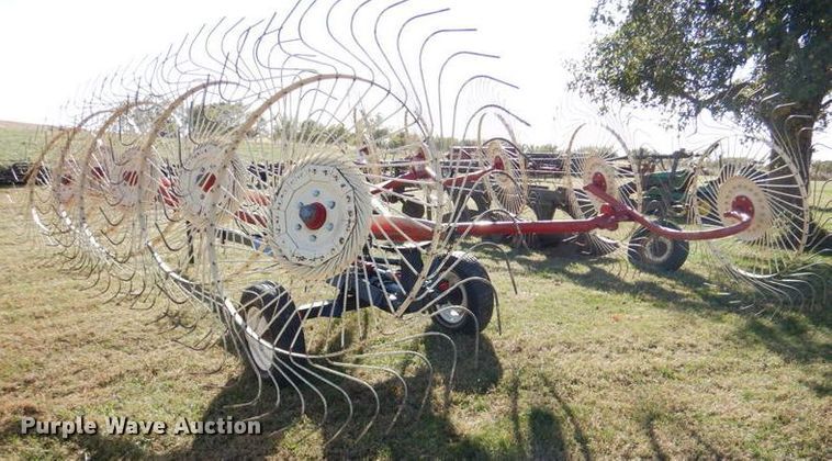 image for item IH9020 Ogden  hay rake