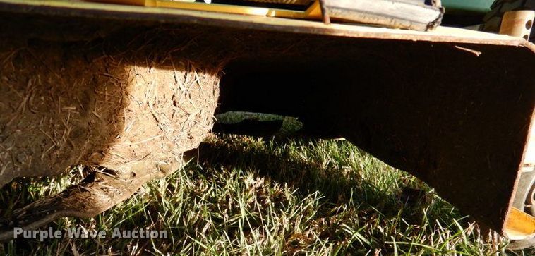 image for item IH9021 John Deere 325  lawn mower