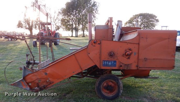image for item IH9022 Allis Chalmers 60  combine