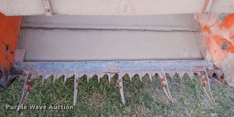 image for item IH9022 Allis Chalmers 60  combine