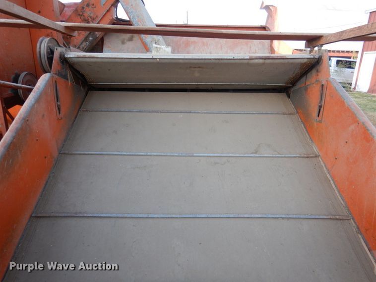 image for item IH9022 Allis Chalmers 60  combine