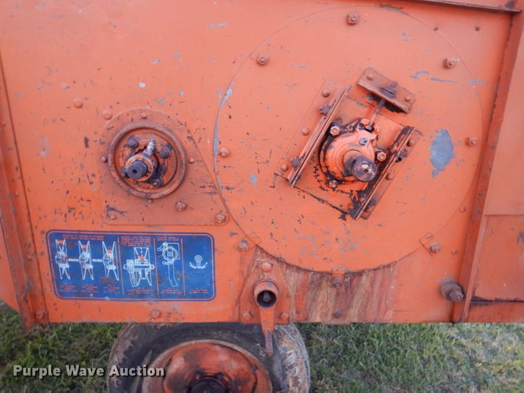 image for item IH9022 Allis Chalmers 60  combine