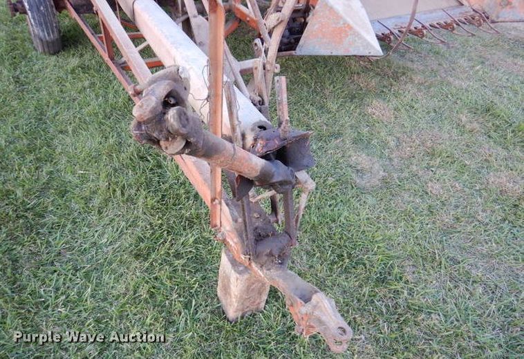 image for item IH9022 Allis Chalmers 60  combine