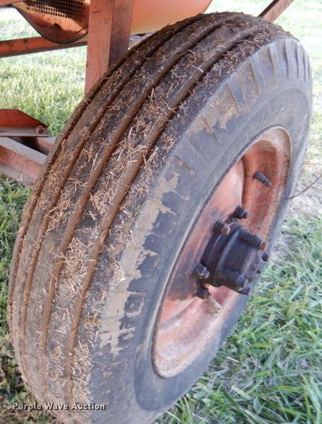 image for item IH9022 Allis Chalmers 60  combine