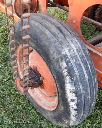 image for item IH9022 Allis Chalmers 60  combine