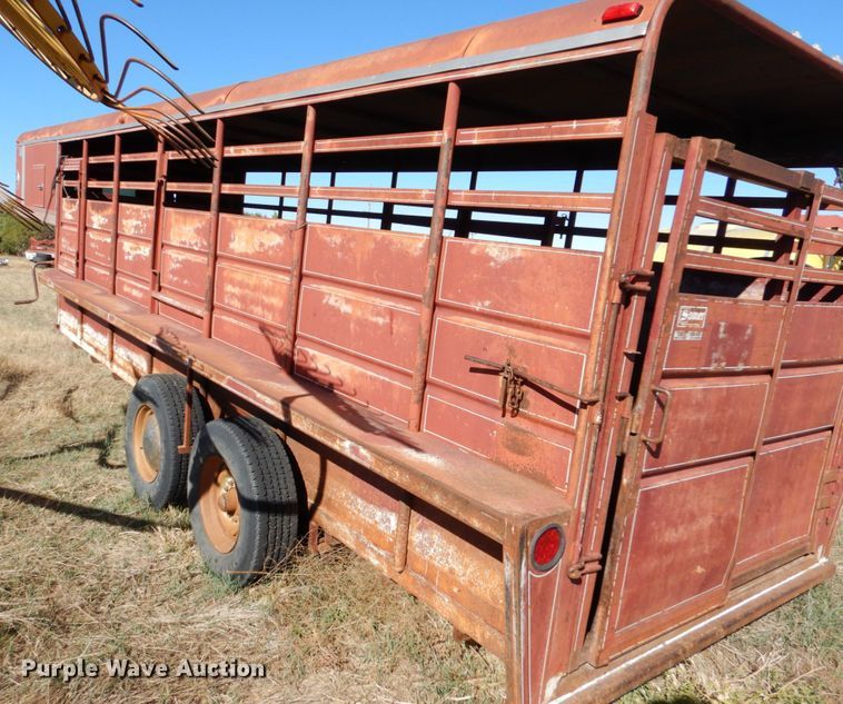 image for item IV9750 1978 Sooner  livestock trailer