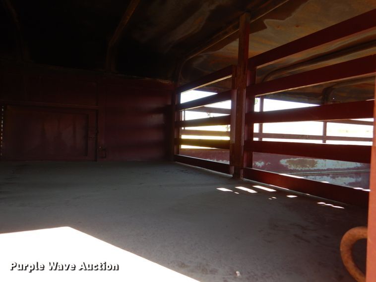 image for item IV9750 1978 Sooner  livestock trailer