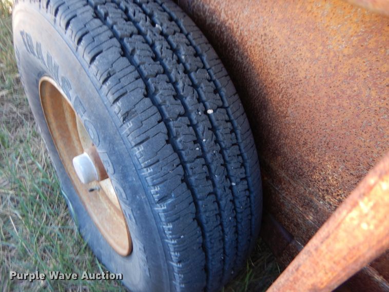 image for item IV9750 1978 Sooner  livestock trailer