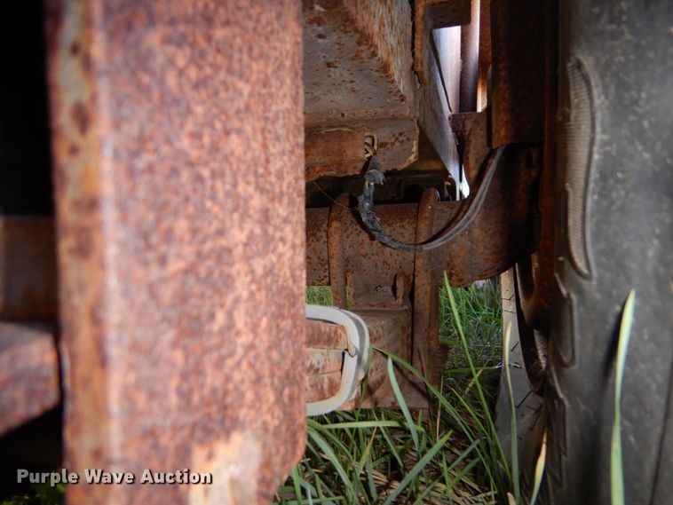 image for item IV9750 1978 Sooner  livestock trailer