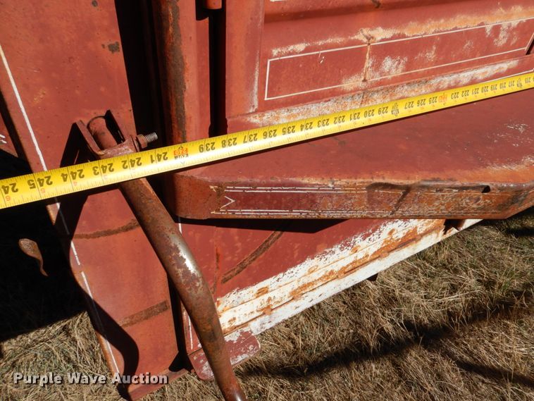 image for item IV9750 1978 Sooner  livestock trailer