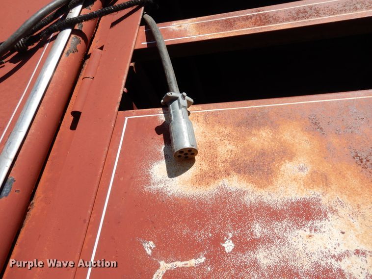 image for item IV9750 1978 Sooner  livestock trailer