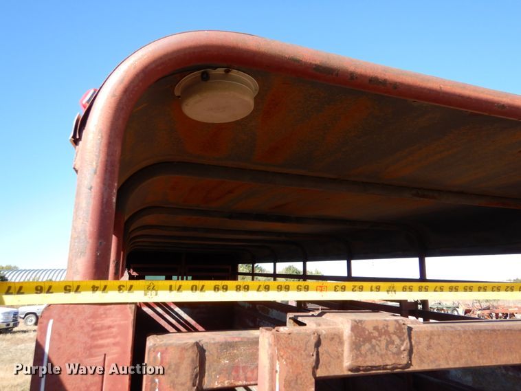 image for item IV9750 1978 Sooner  livestock trailer