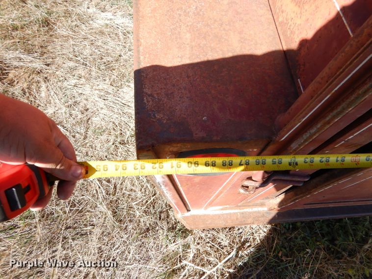 image for item IV9750 1978 Sooner  livestock trailer