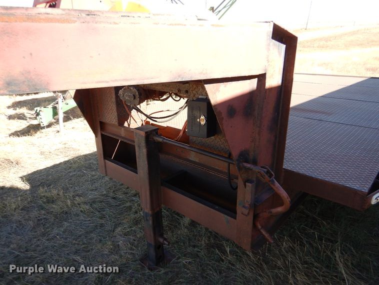 image for item IV9751 1981  shop built equipment trailer