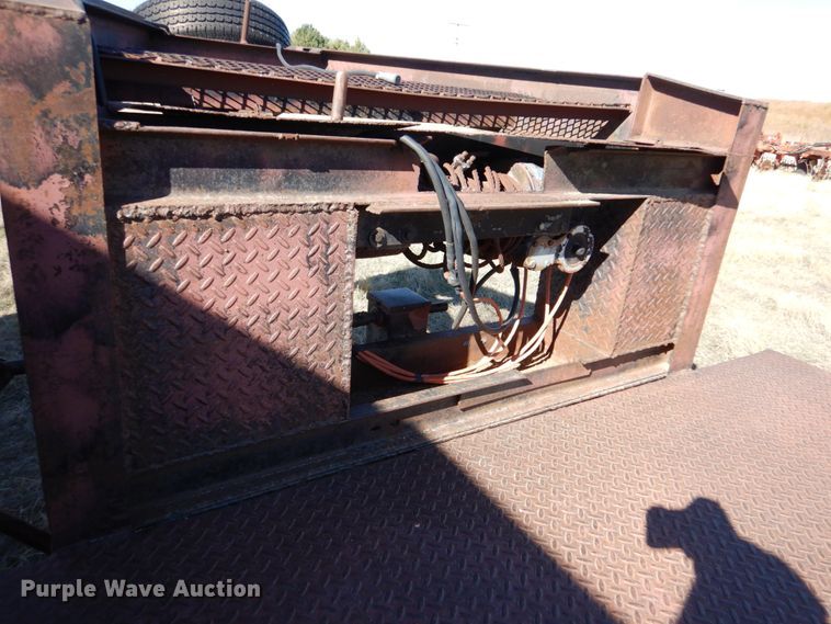 image for item IV9751 1981  shop built equipment trailer