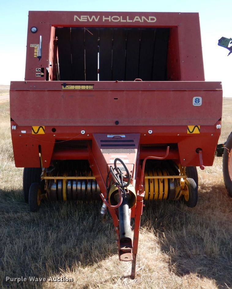 image for item IV9753 New Holland 660  round baler