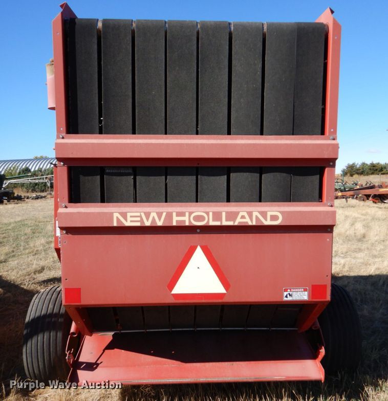 image for item IV9753 New Holland 660  round baler