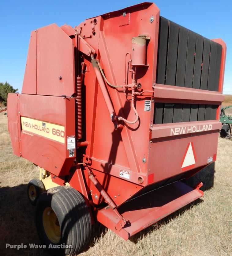 image for item IV9753 New Holland 660  round baler
