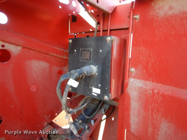 image for item IV9753 New Holland 660  round baler